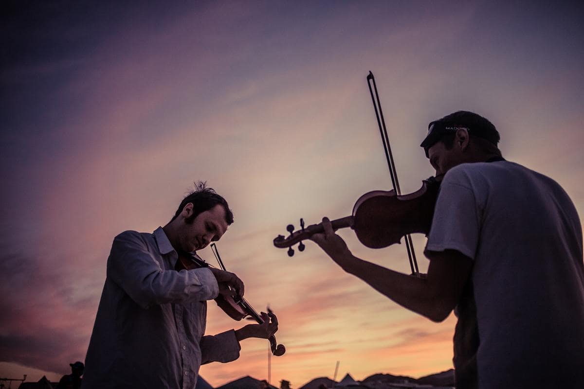 Burning Man - Violonists