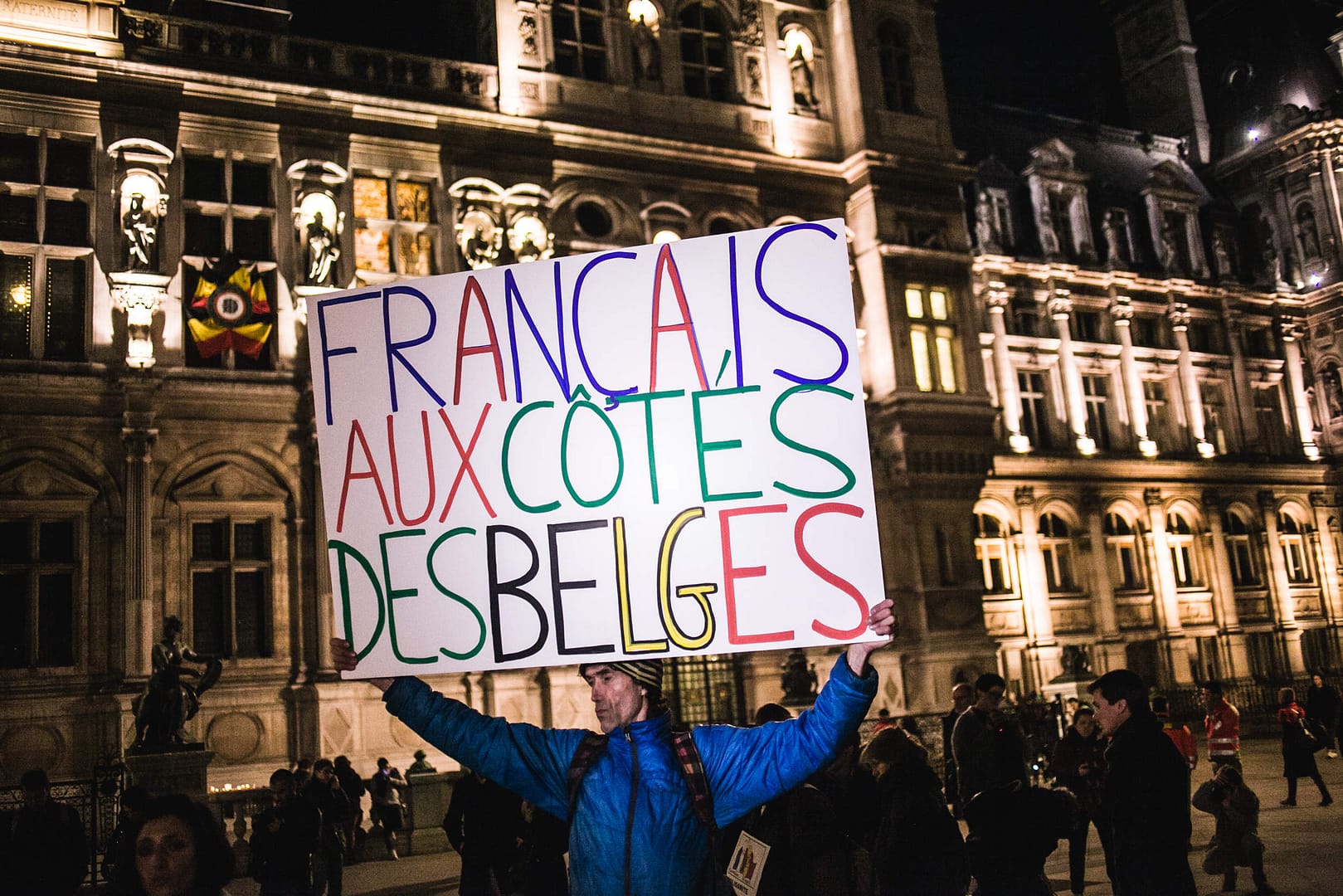 Paris, hôtel de ville, Minute de silence en hommage aux victimes des attentats de Bruxelles