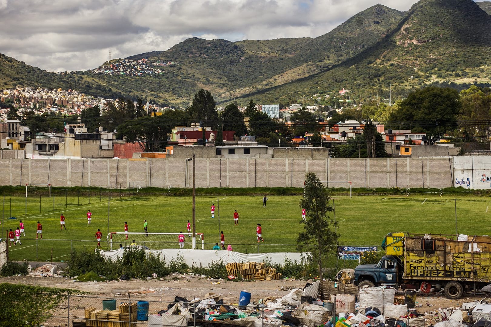 Photographer Paris - Travel Mexico - Soccer field and garbage dump